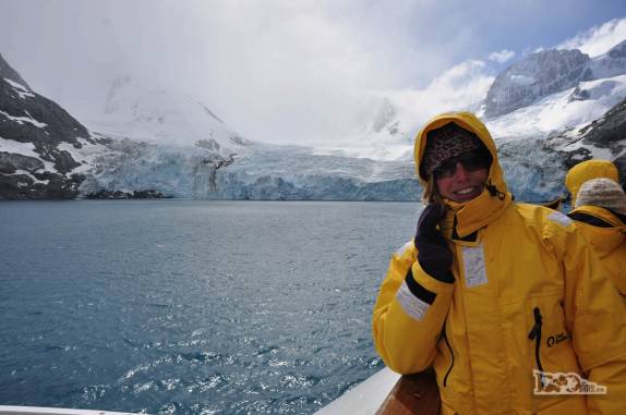 Navegando por entre as montanhas e geleiras do Drygalski Fjord, na Geórgia do Sul